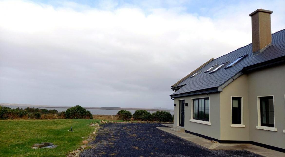 M033 Achill Gatehouse By The Greenway Westport Bagian luar foto