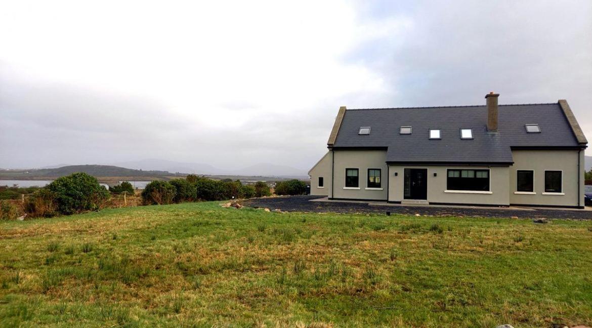 M033 Achill Gatehouse By The Greenway Westport Bagian luar foto