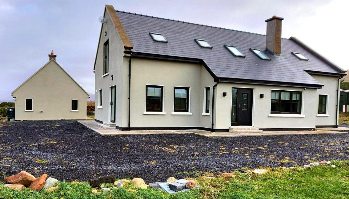 M033 Achill Gatehouse By The Greenway Westport Bagian luar foto