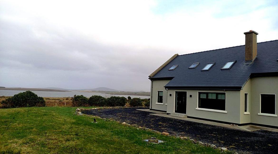 M033 Achill Gatehouse By The Greenway Westport Bagian luar foto